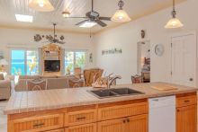 https://hideawaysrealestate.com/images/listing_photos/61422_11.jpg