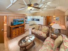 https://hideawaysrealestate.com/images/listing_photos/62319_11.jpg