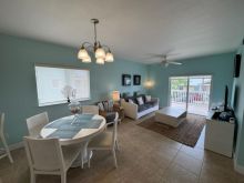 https://hideawaysrealestate.com/images/listing_photos/62868_5.jpg