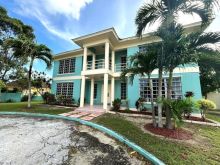 https://hideawaysrealestate.com/images/listing_photos/62912_2.jpg