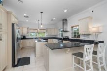 https://hideawaysrealestate.com/images/listing_photos/62934_11.jpg
