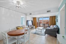 https://hideawaysrealestate.com/images/listing_photos/63605_2.jpg