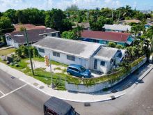 https://hideawaysrealestate.com/images/listing_photos/63659_1.jpg