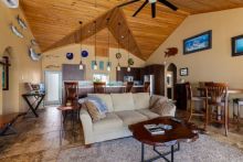 https://hideawaysrealestate.com/images/listing_photos/63743_4.jpg