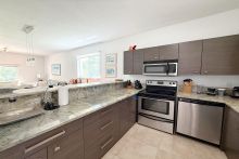 https://hideawaysrealestate.com/images/listing_photos/63930_10.jpg