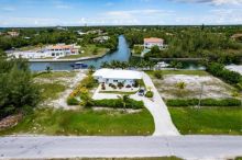 https://hideawaysrealestate.com/images/listing_photos/63939_3.jpg