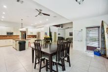 https://hideawaysrealestate.com/images/listing_photos/64039_12.jpg